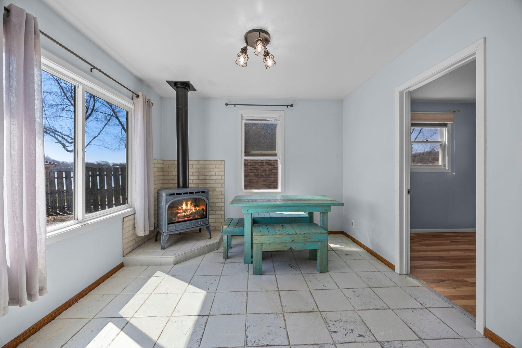 31-web-or-mls-49097 Sportsmans Ln-175.jpg