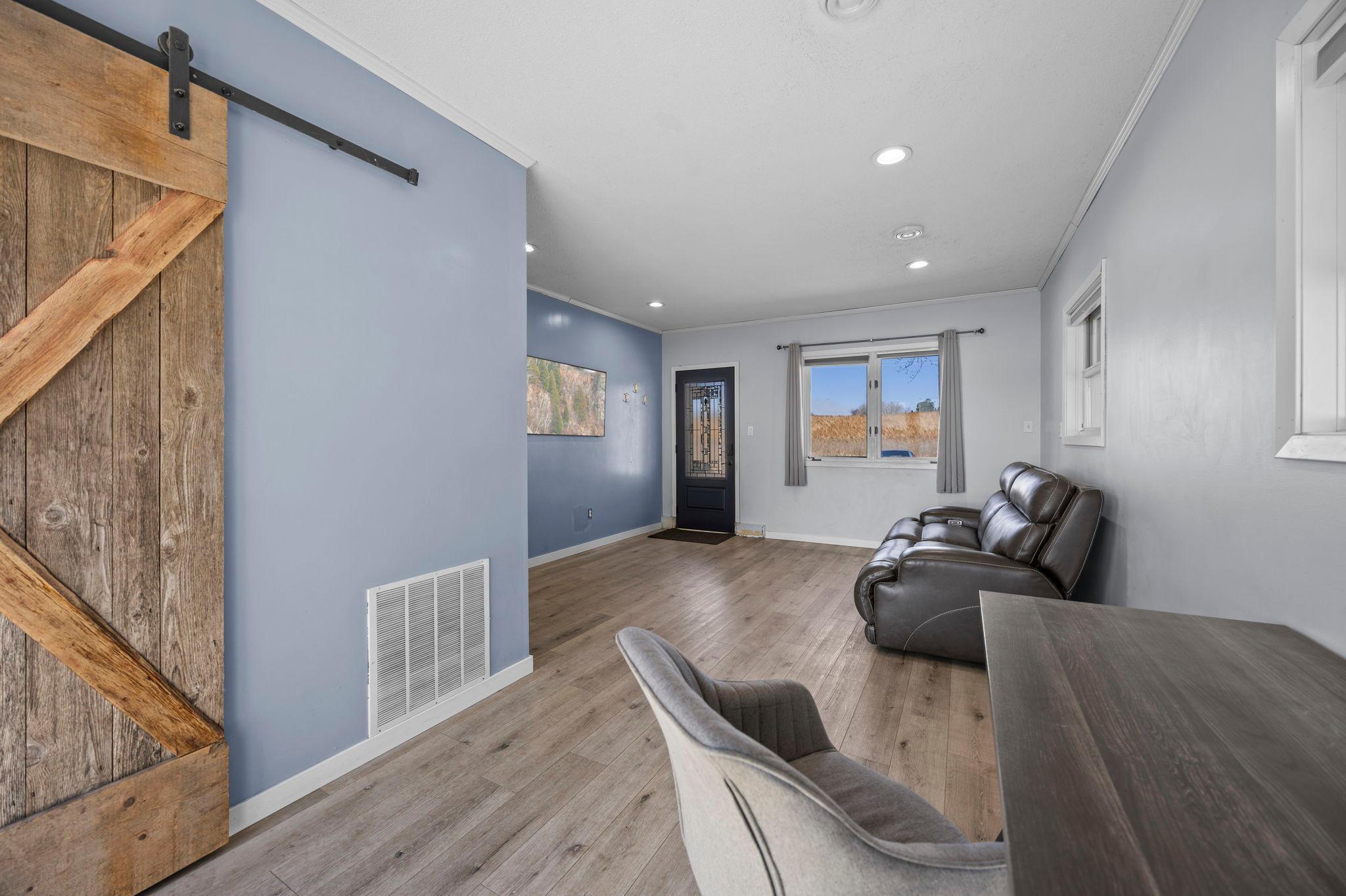 28-web-or-mls-49097 Sportsmans Ln-255.jpg