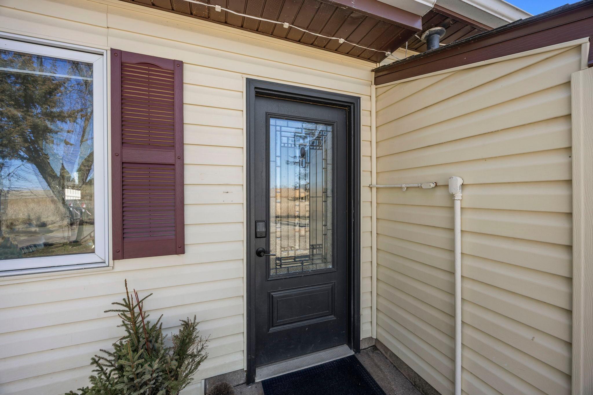 17-web-or-mls-49097 Sportsmans Ln-34.jpg