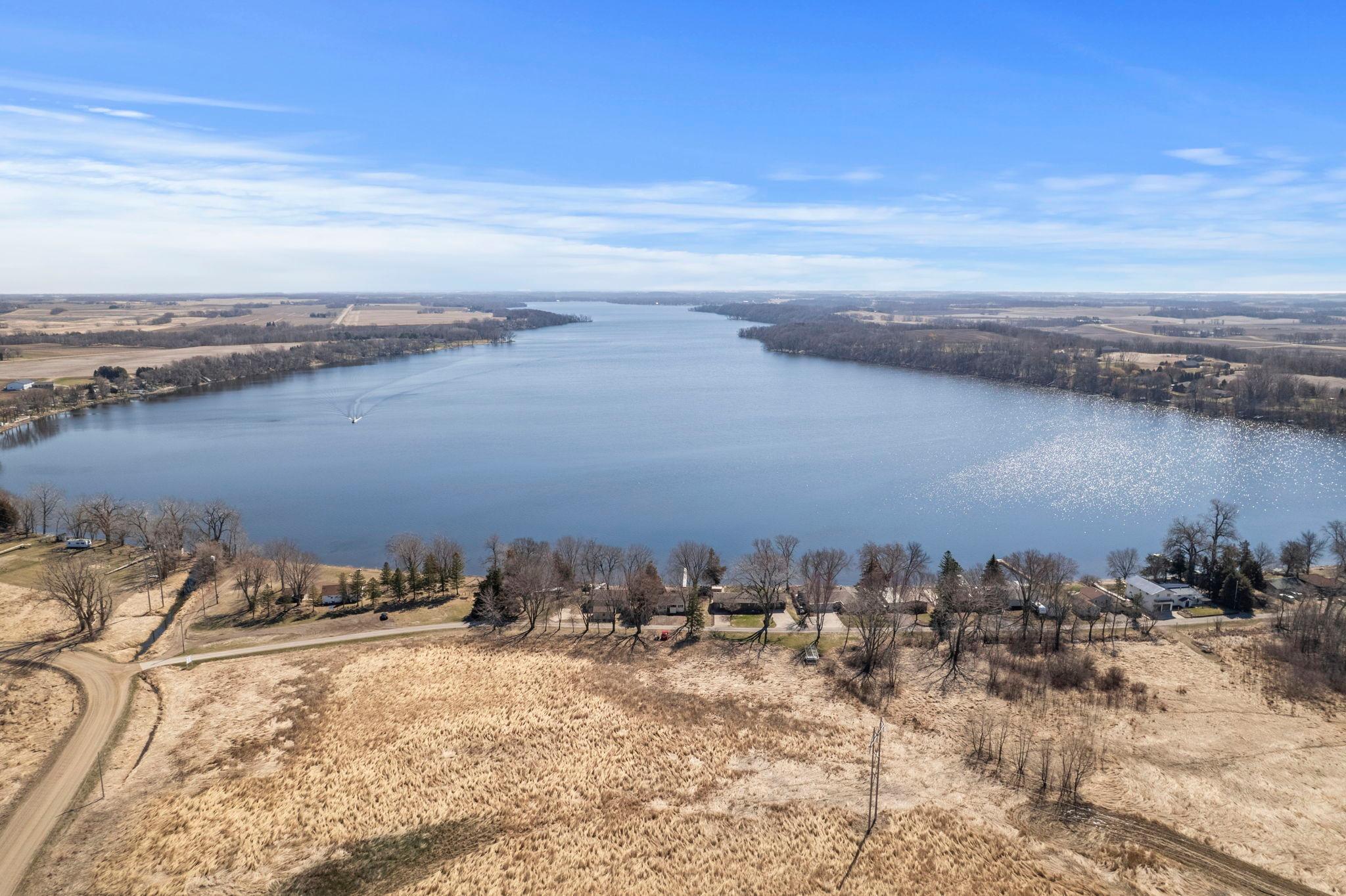 5-web-or-mls-49097 Sportsmans Ln-326.jpg