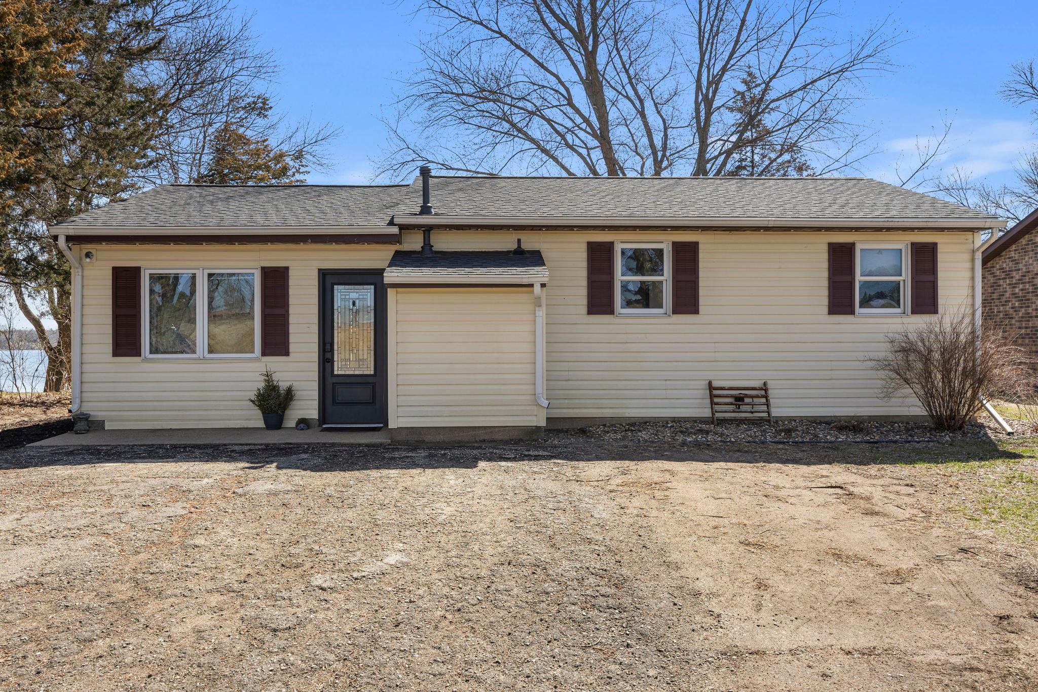 15-web-or-mls-49097 Sportsmans Ln-19.jpg