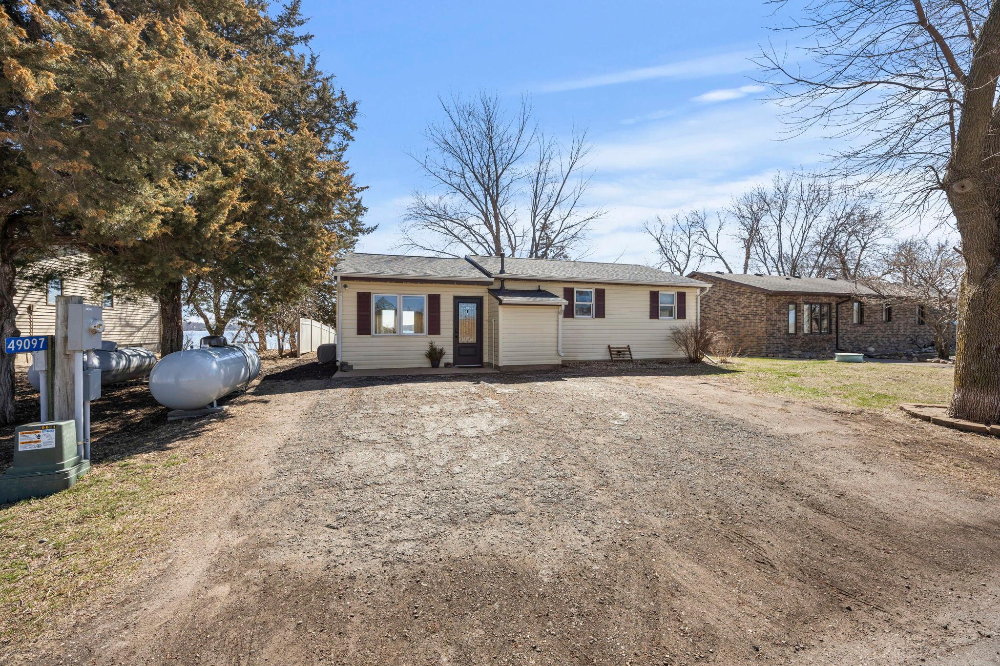 8-web-or-mls-49097 Sportsmans Ln-24.jpg