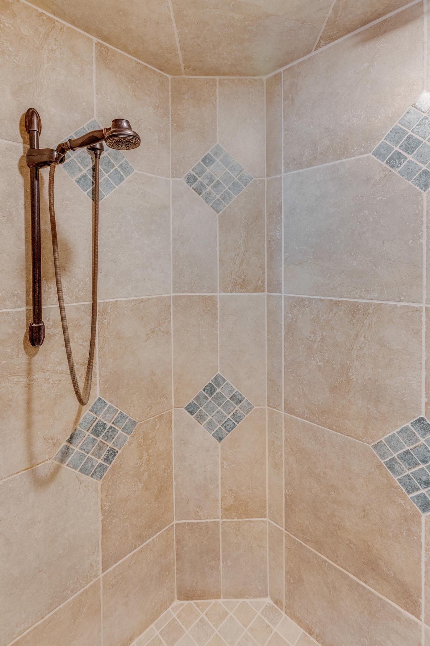 Upper Level Bathroom #2 .jpg