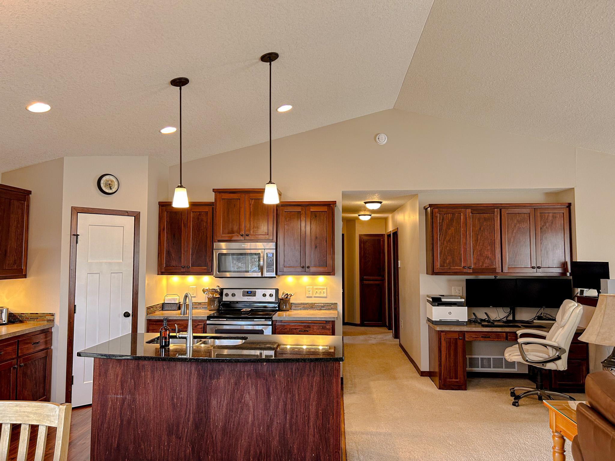 Walk In Pantry- Large Corner