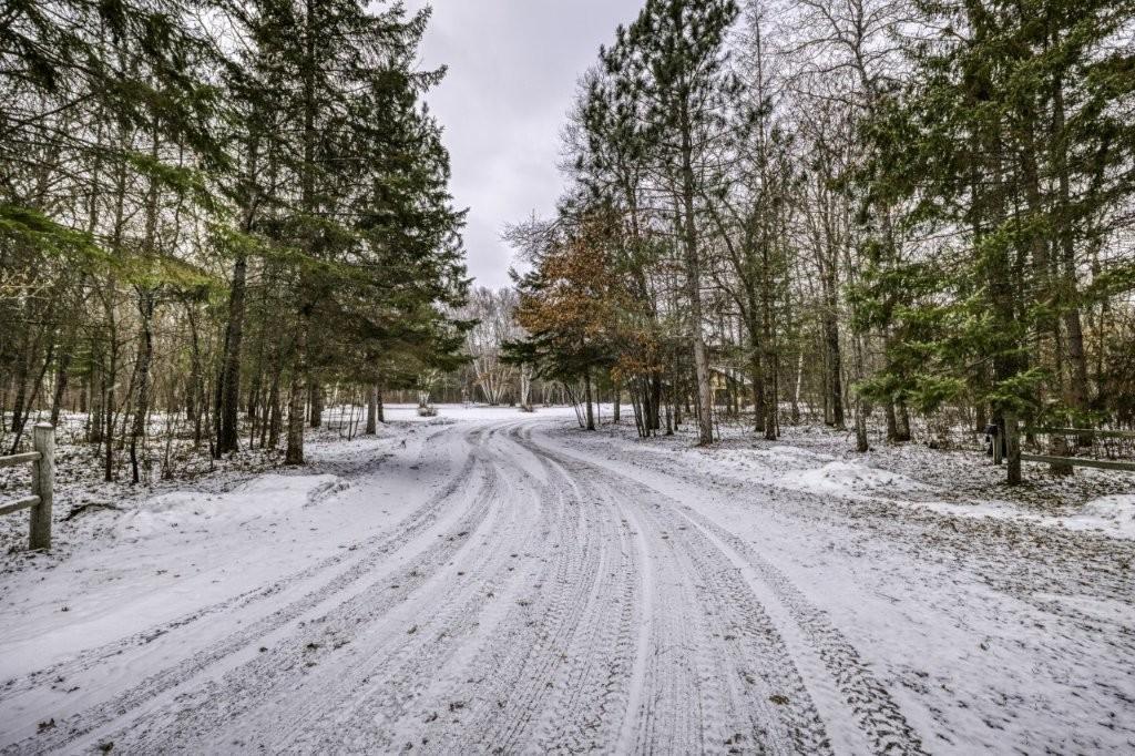 large driveway for trailers and recreation vehicles.jpg