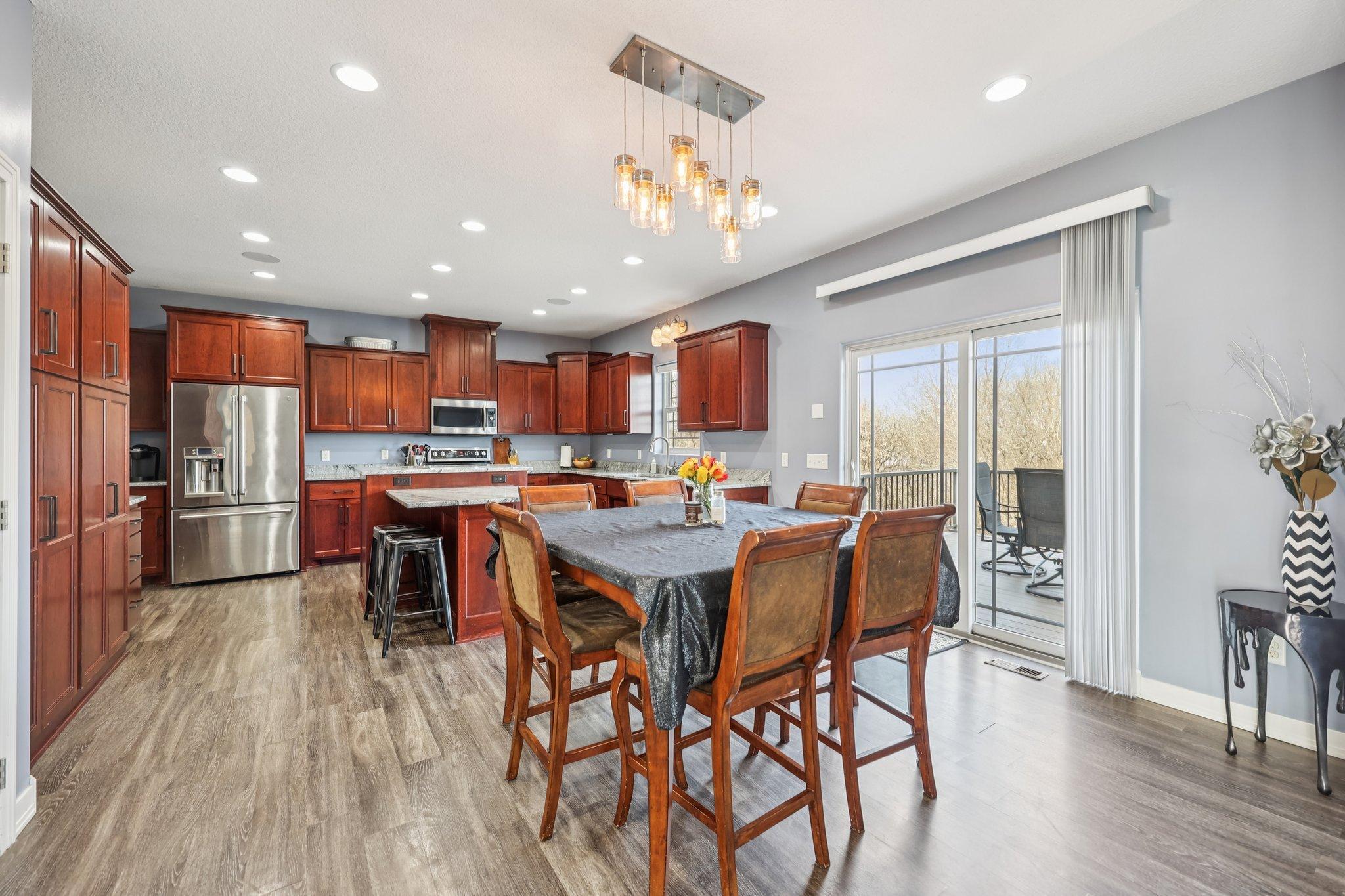 12-web-or-mls-Bluff Heights Dr-S3103-012.jpg