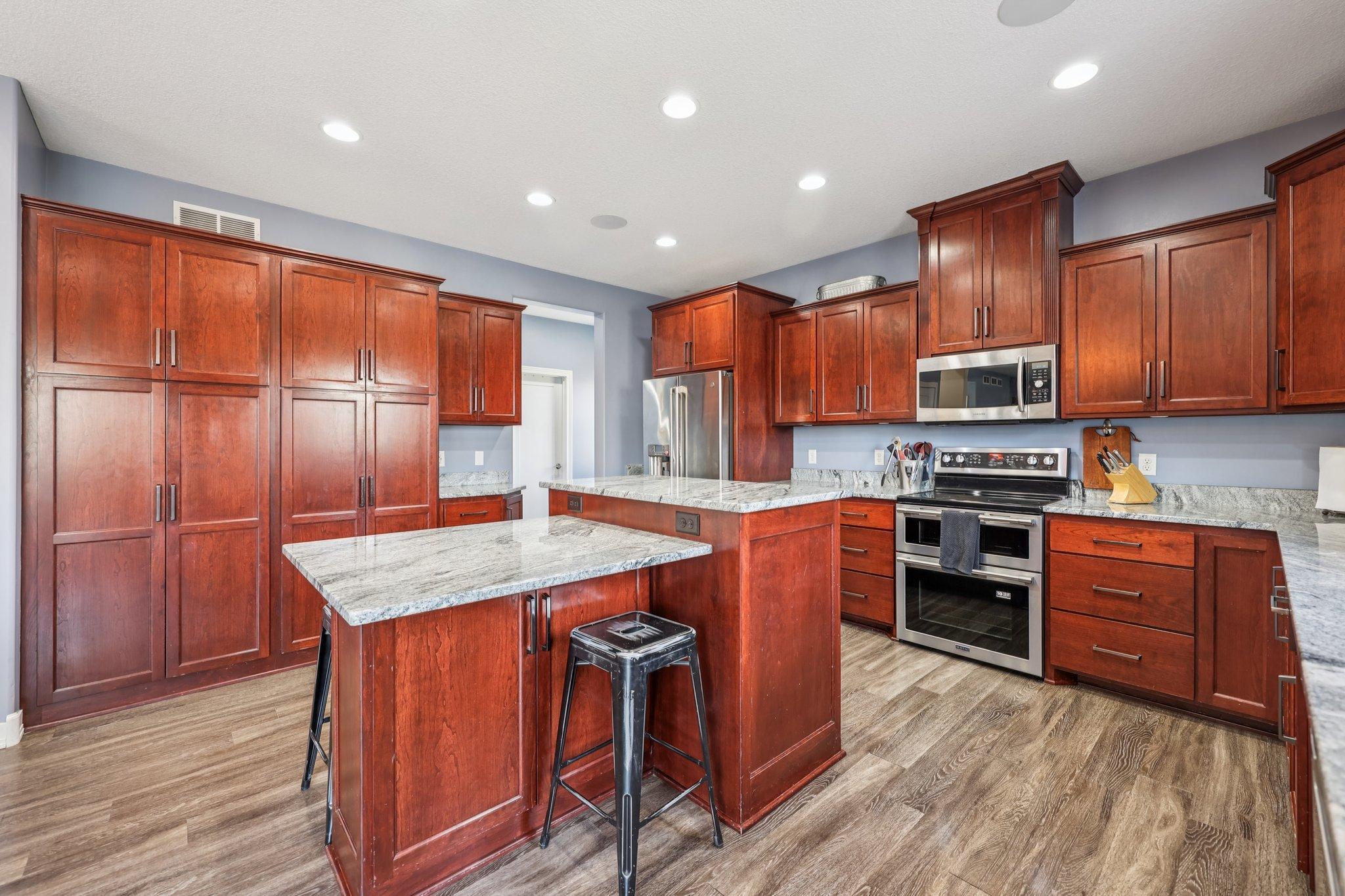 17-web-or-mls-Bluff Heights Dr-S3103-017.jpg