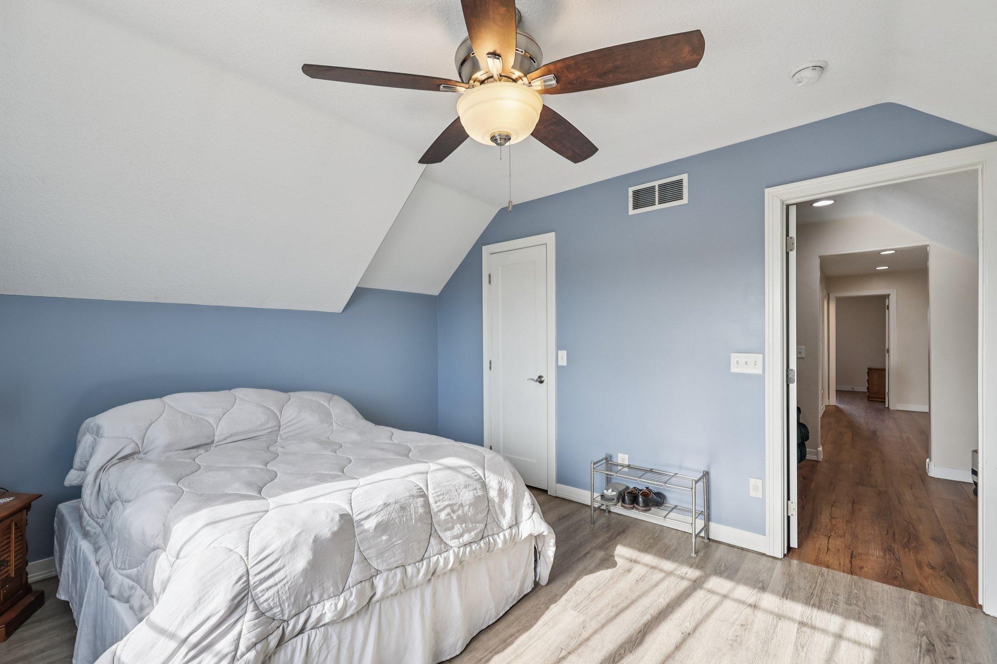 34-web-or-mls-Bluff Heights Dr-S3103-034.jpg