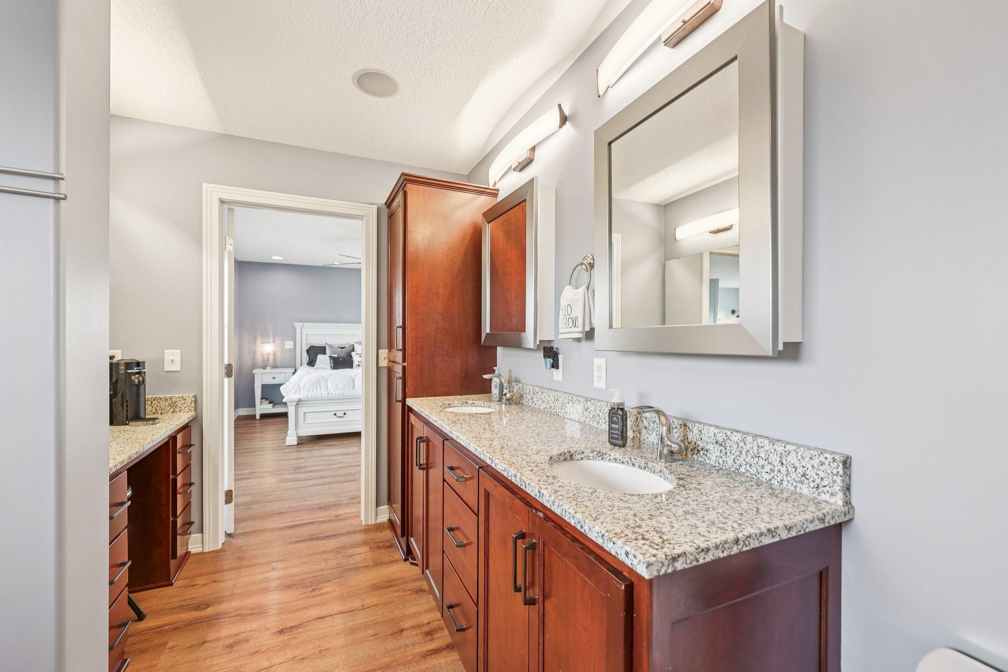 42-web-or-mls-Bluff Heights Dr-S3103-042.jpg