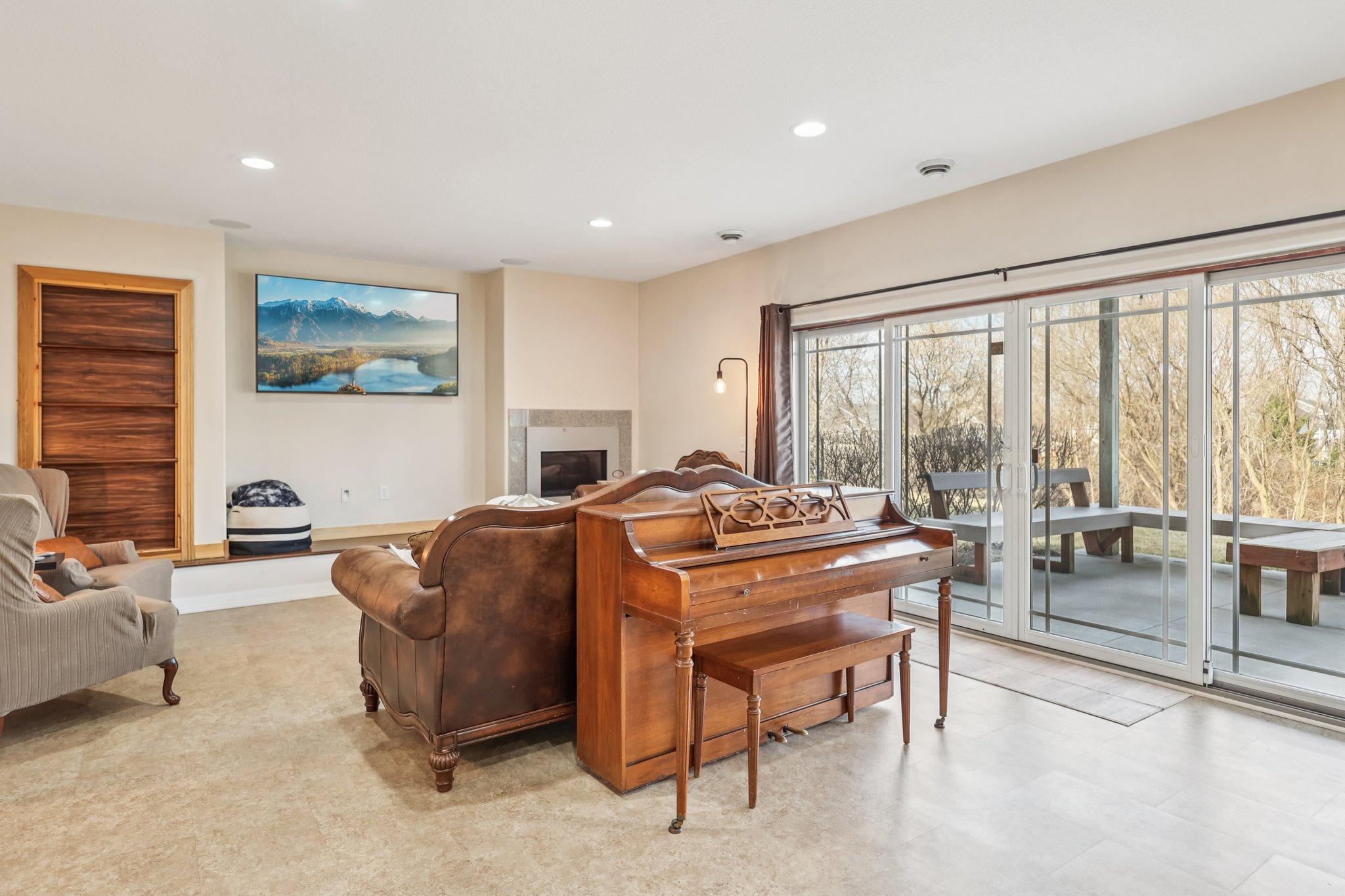 50-web-or-mls-Bluff Heights Dr-S3103-050.jpg