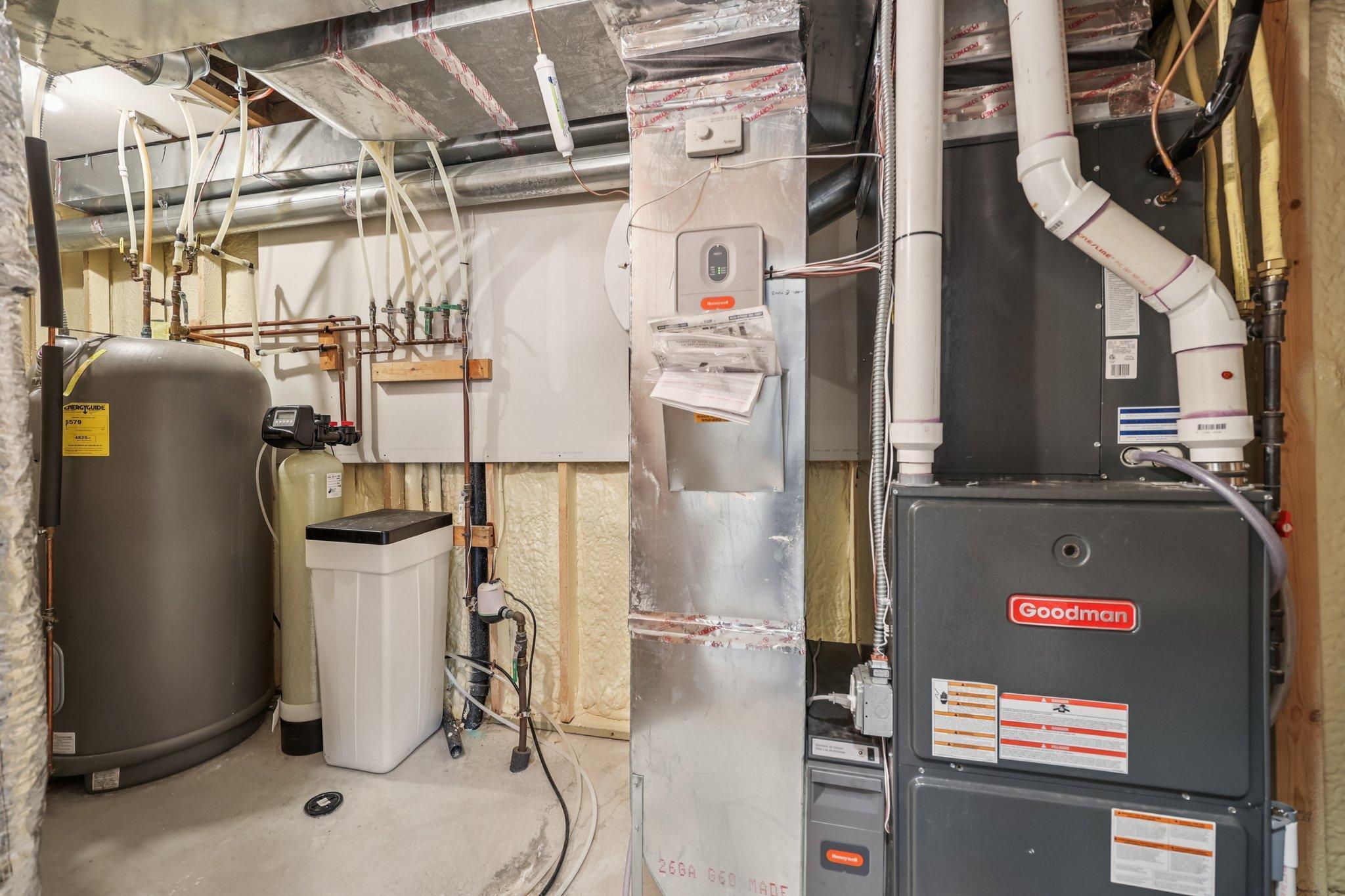 58-web-or-mls-Bluff Heights Dr-S3103-058.jpg