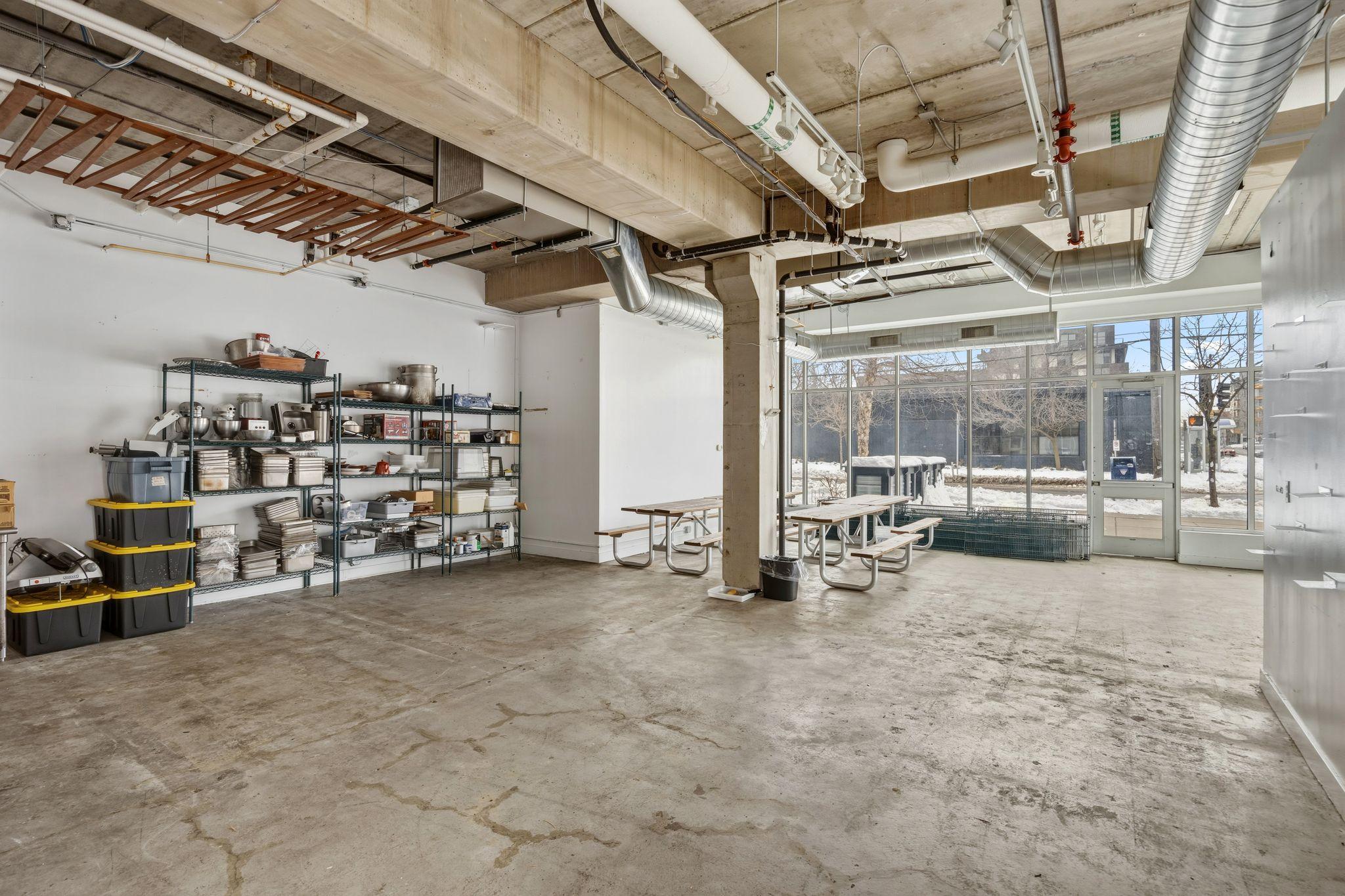 4. Interior | High Ceilings.jpg