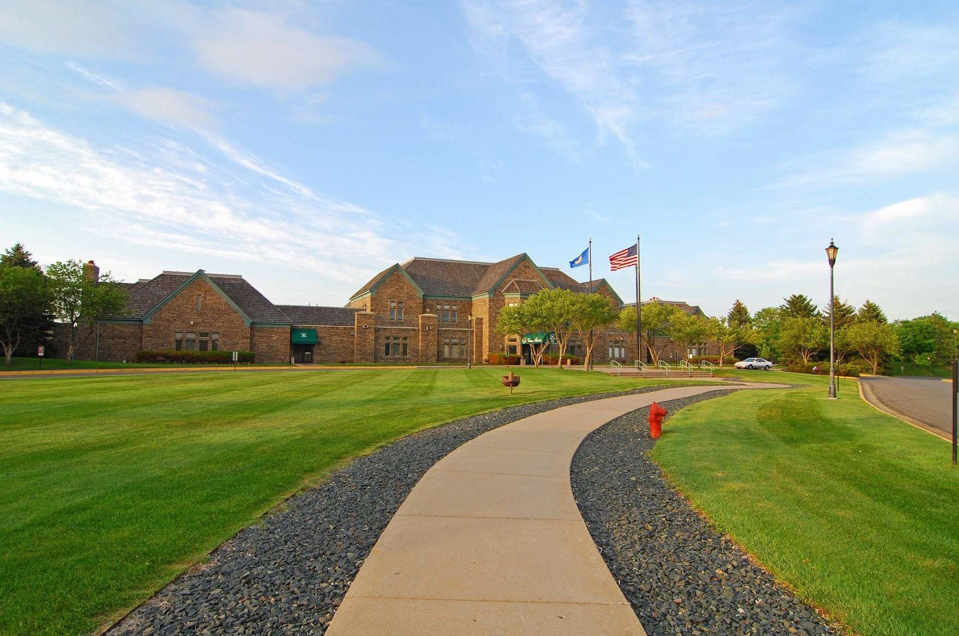 Edinborough Golf Club nearby