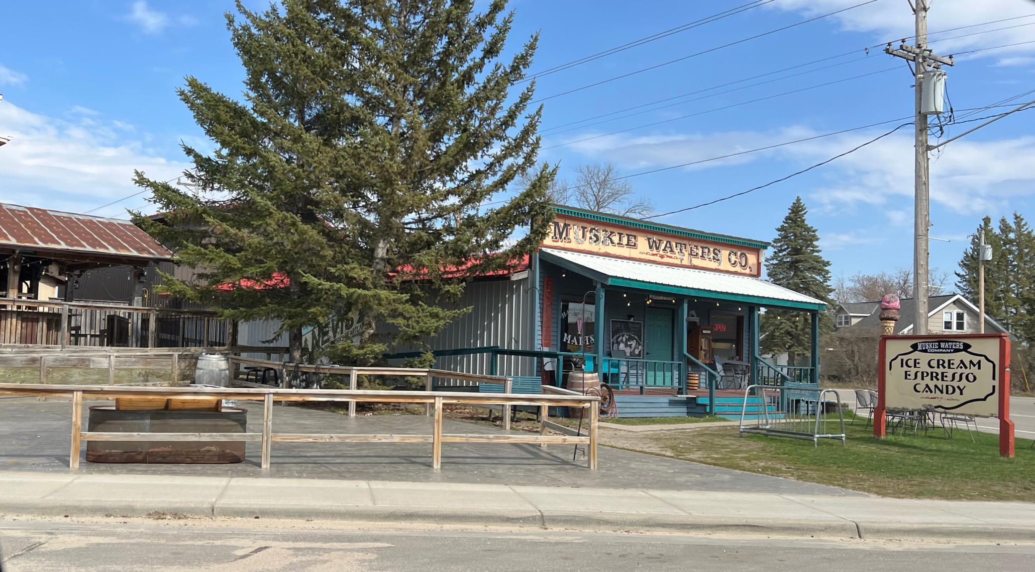 Just minutes from Nevis, ice cream, shops