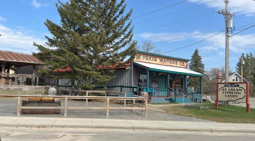 Just minutes from Nevis, ice cream, shops