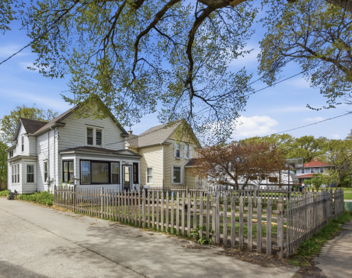 1342 3rd Avenue S, Fargo, ND 58103