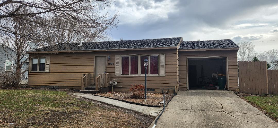 1306 Crestview Rd Front