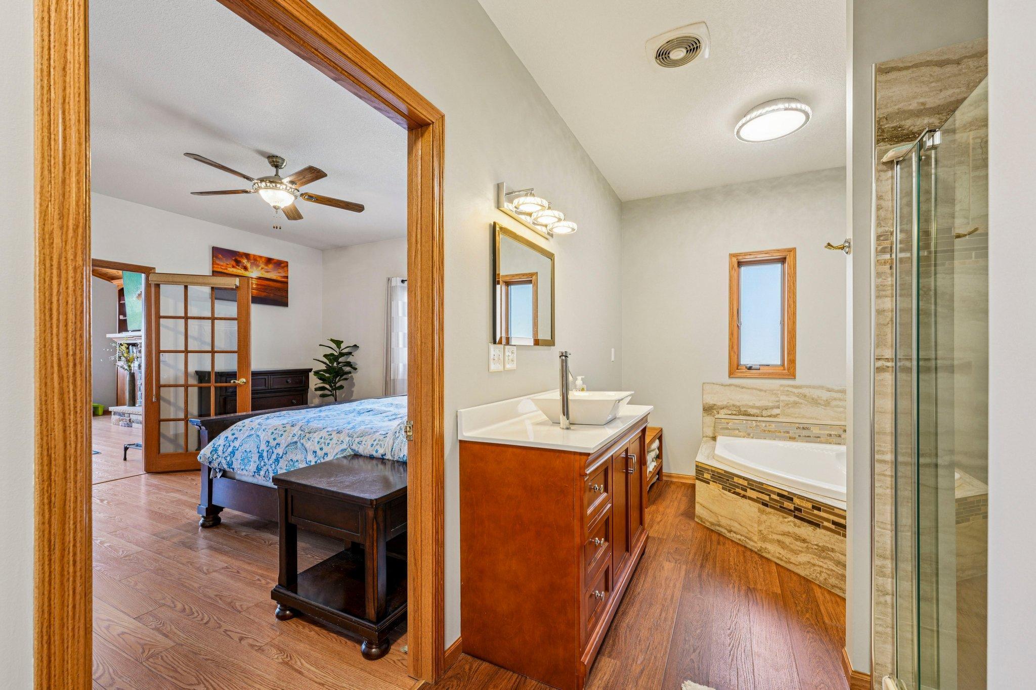 Primary suite bath with walk in closet
