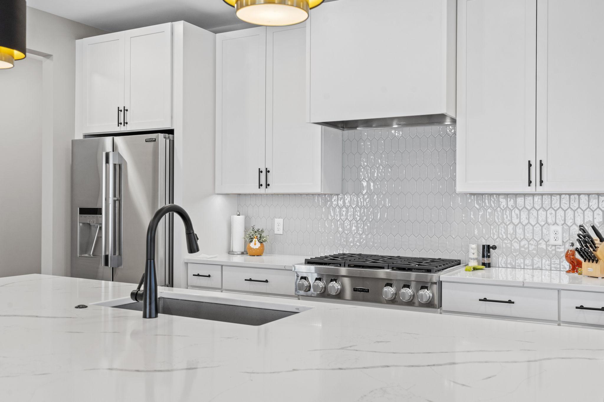 17-web-or-mls-25460 Park Ln-17.jpg