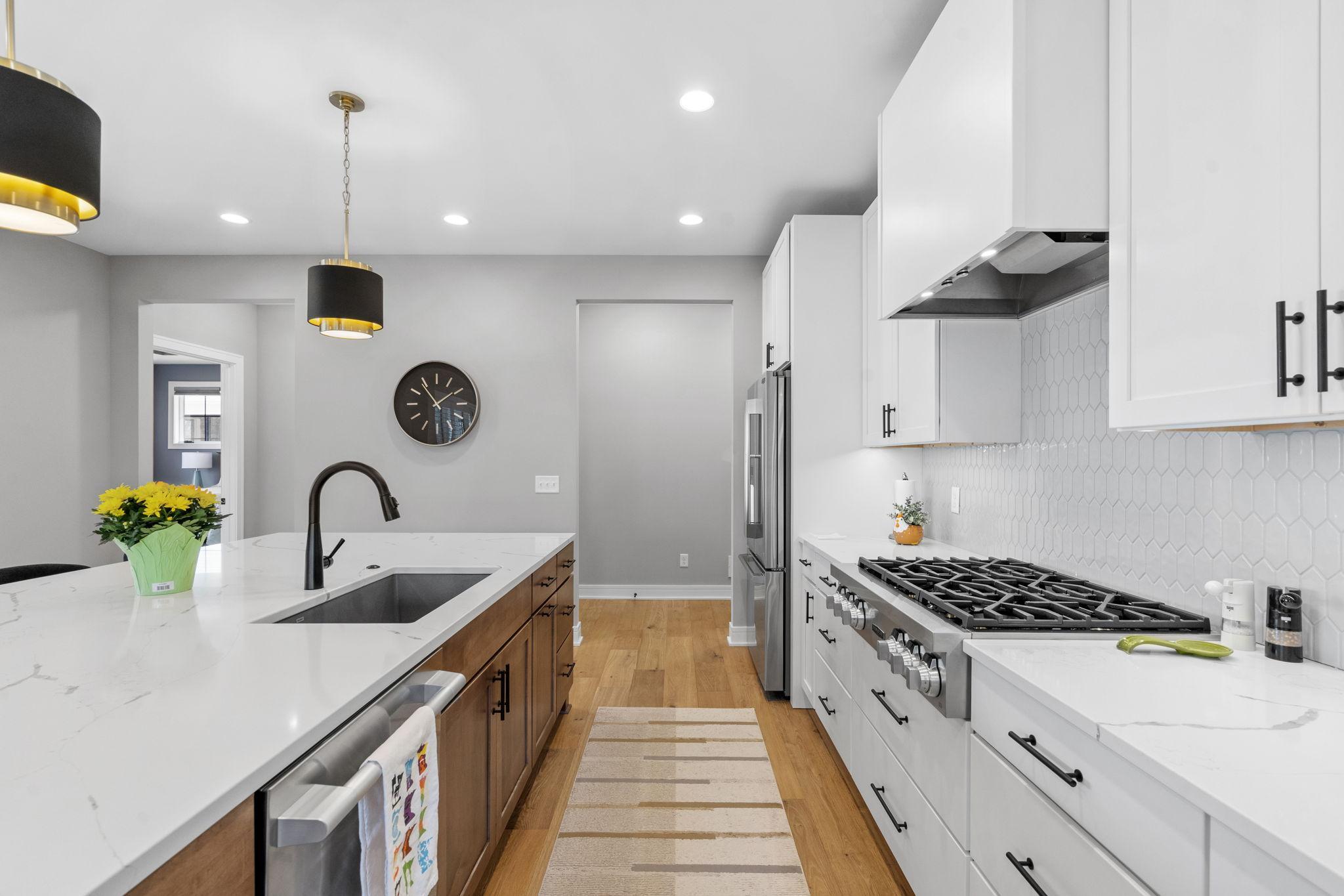 18-web-or-mls-25460 Park Ln-18.jpg