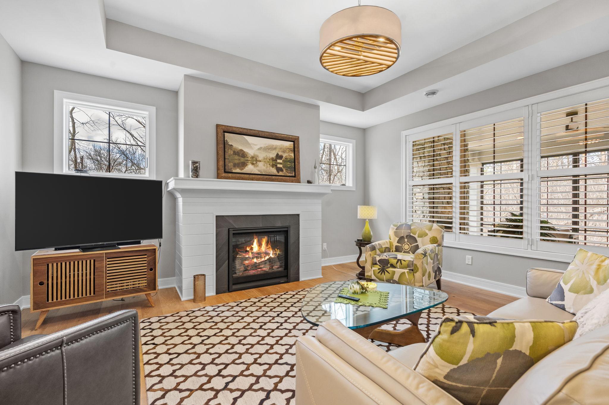 11-web-or-mls-25460 Park Ln-11.jpg