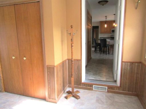 6049 Rolling Hills Drive SW, Montevideo, MN 56265