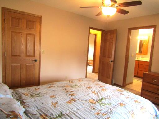6049 Rolling Hills Drive SW, Montevideo, MN 56265