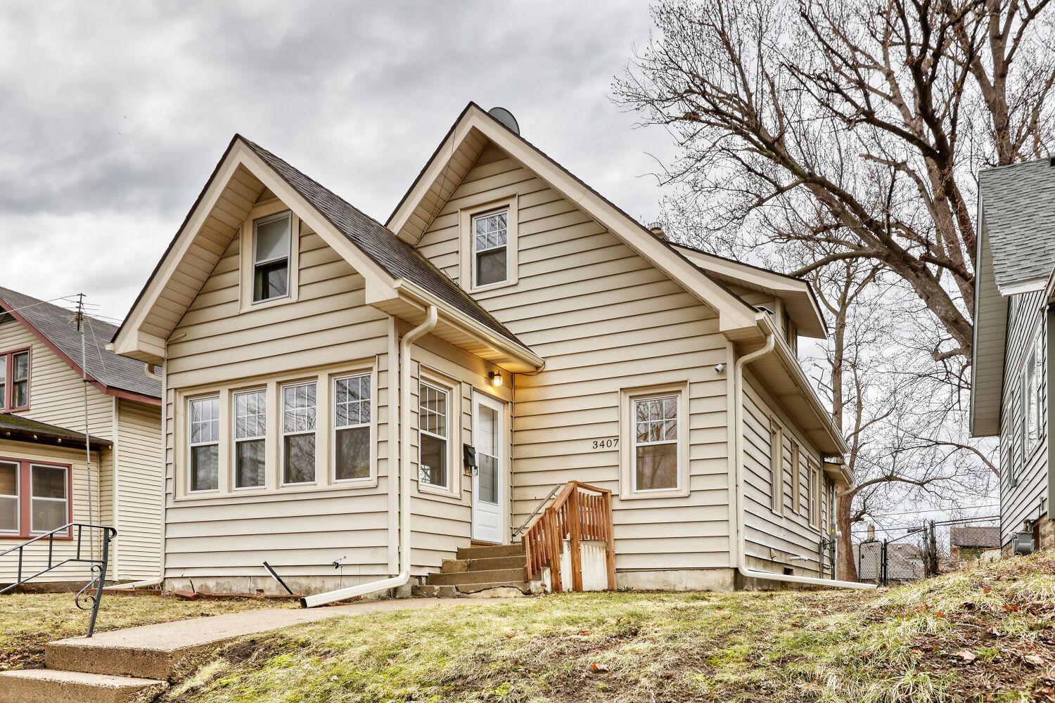 3407 Oliver Avenue N - Web Quality - 002 - 04 Exterior Front.jpg