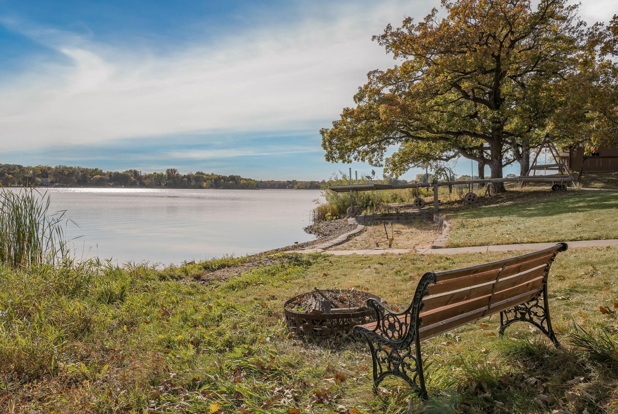 The property boasts a fantastic lakeshore with a sandy beach area, perfect for relaxing by the water and enjoying outdoor activities.