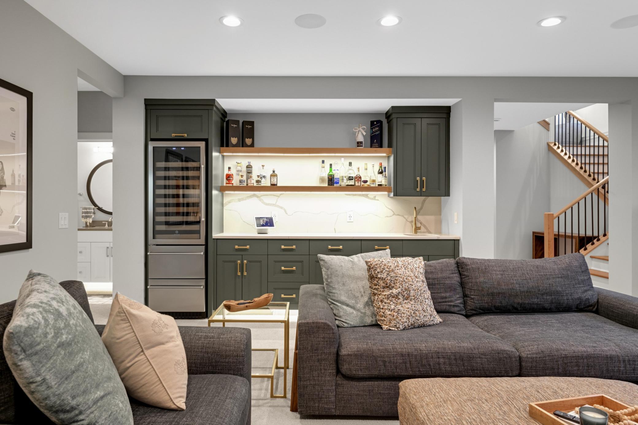 Built-in wine bar with wine cellar