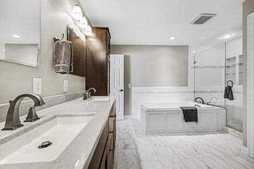 100 Peninsula Road, Minneapolis, MN 55441