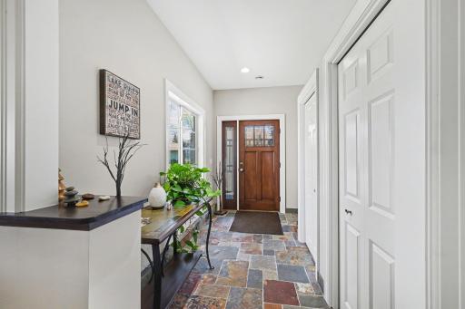 100 Peninsula Road, Minneapolis, MN 55441