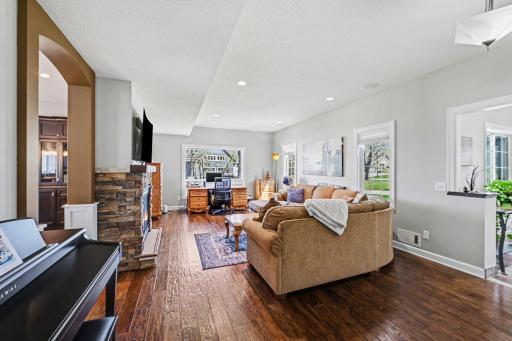 100 Peninsula Road, Minneapolis, MN 55441