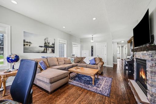 100 Peninsula Road, Minneapolis, MN 55441