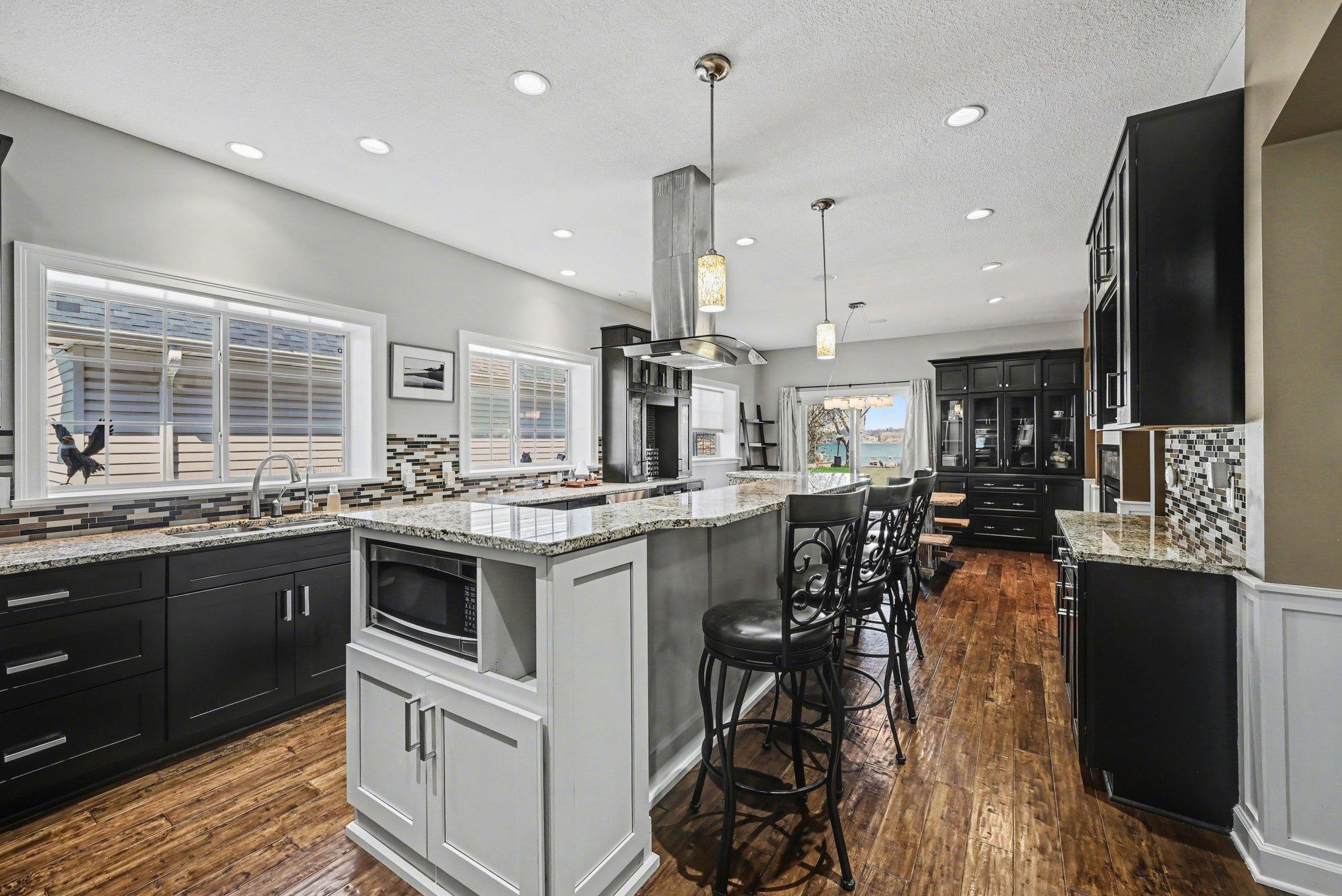 Cabinets, storage counter space