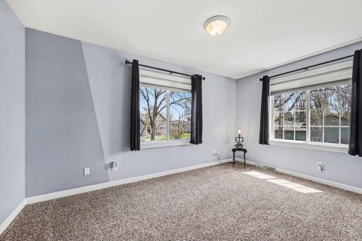 100 Peninsula Road, Minneapolis, MN 55441