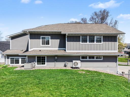 100 Peninsula Road, Minneapolis, MN 55441