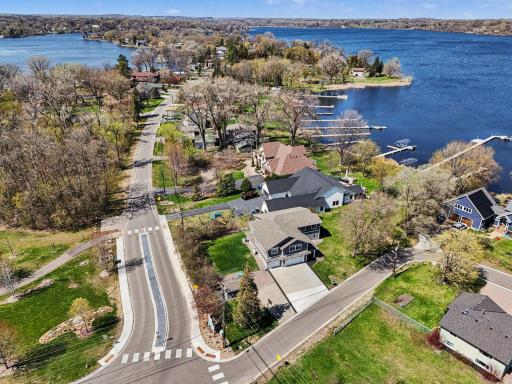 100 Peninsula Road, Minneapolis, MN 55441