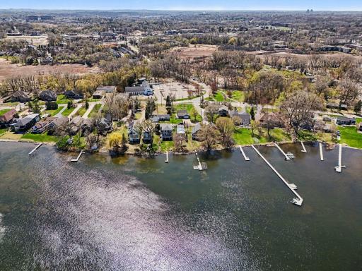 100 Peninsula Road, Minneapolis, MN 55441