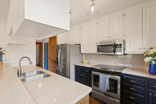9134 Fox Run Circle, Eden Prairie, MN 55347