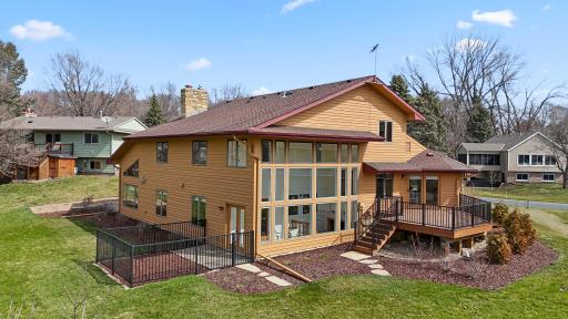 9134 Fox Run Circle, Eden Prairie, MN 55347
