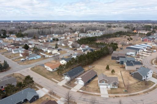 Birdâs-eye perspective highlighting the surrounding neighborhood and convenient location.