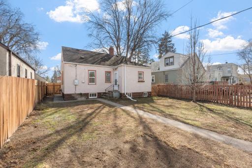 1671 Edmund Avenue, Saint Paul, MN 55104