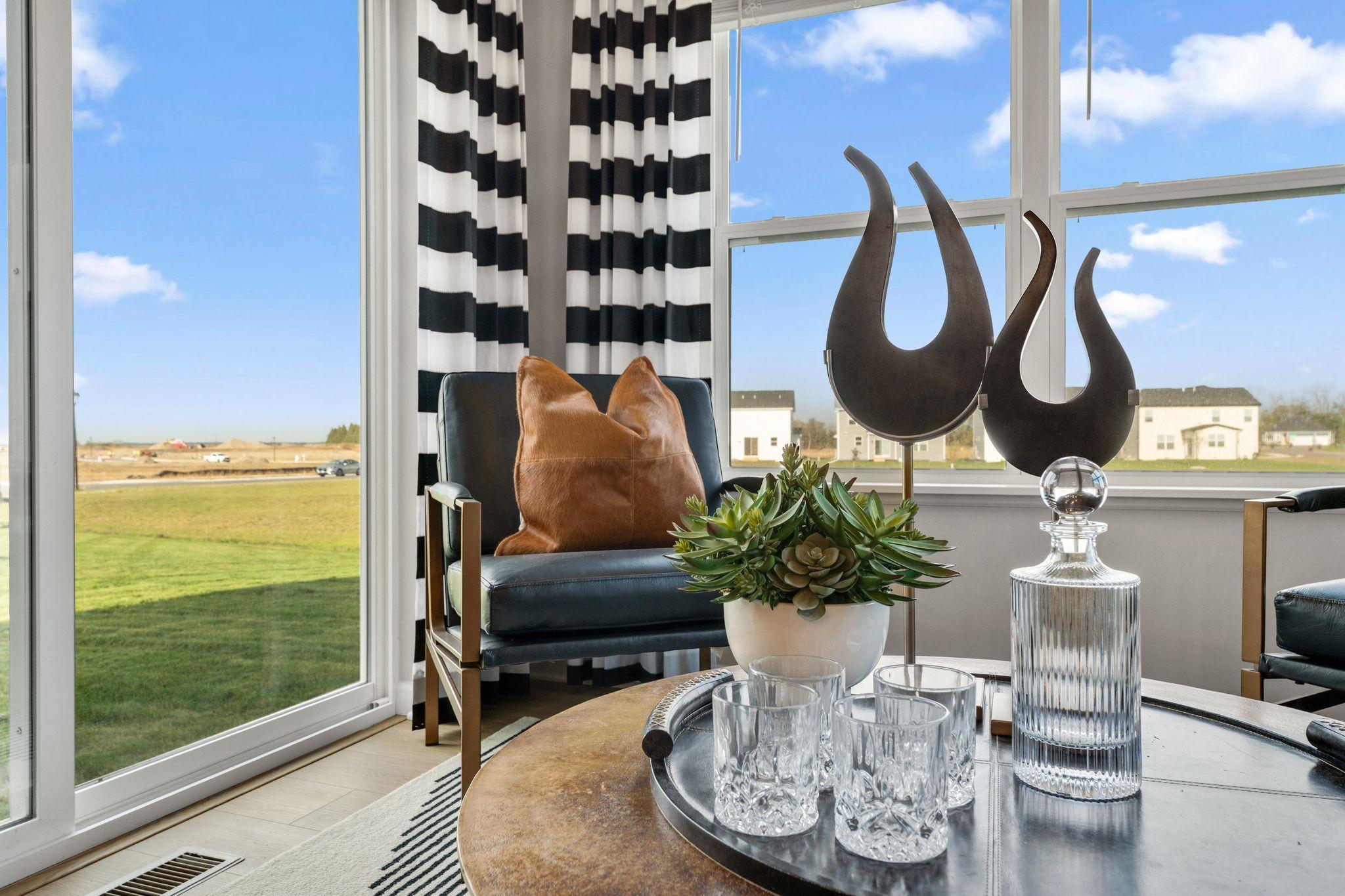 Morning room - sliders to backyard