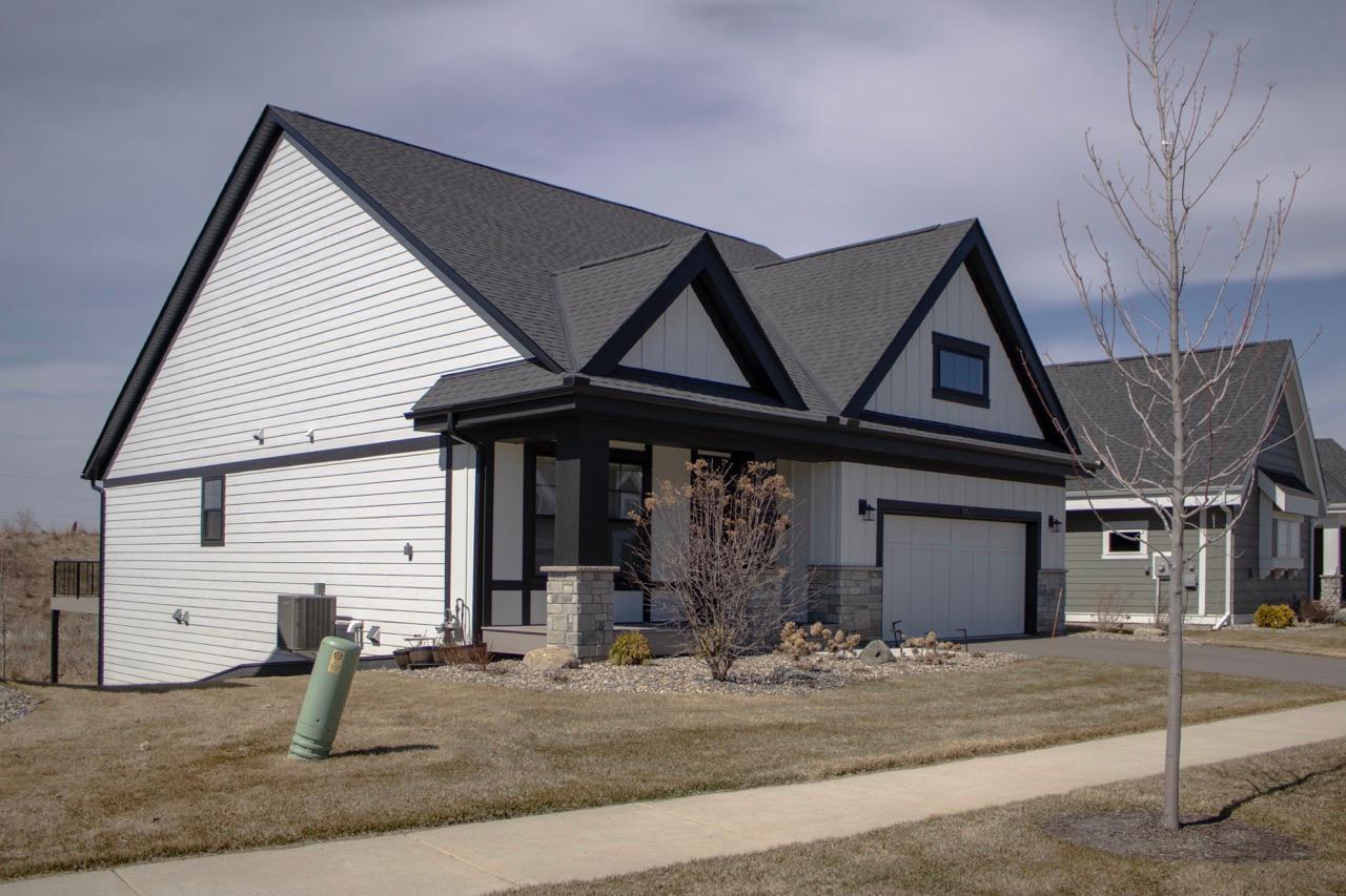 6621 Harvest Trl, Chaska, MN 55318
