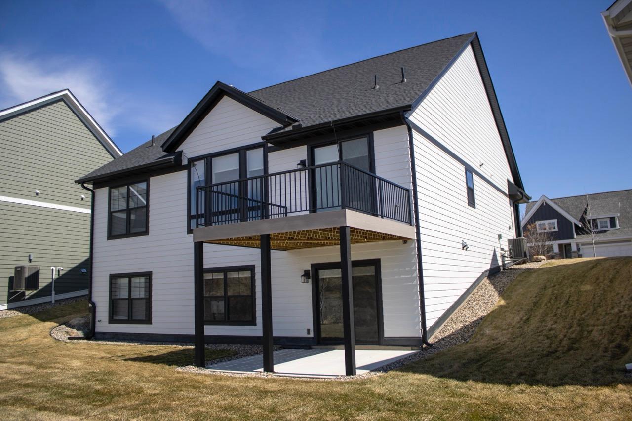 6621 Harvest Trl, Chaska, MN 55318