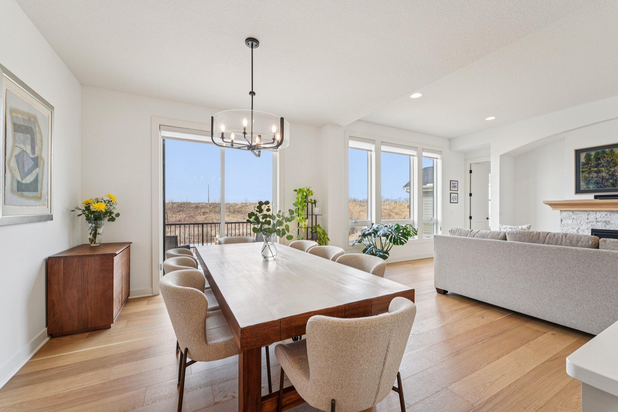 Dinig Room - 6621 Harvest Trl. Chaska, MN 55318