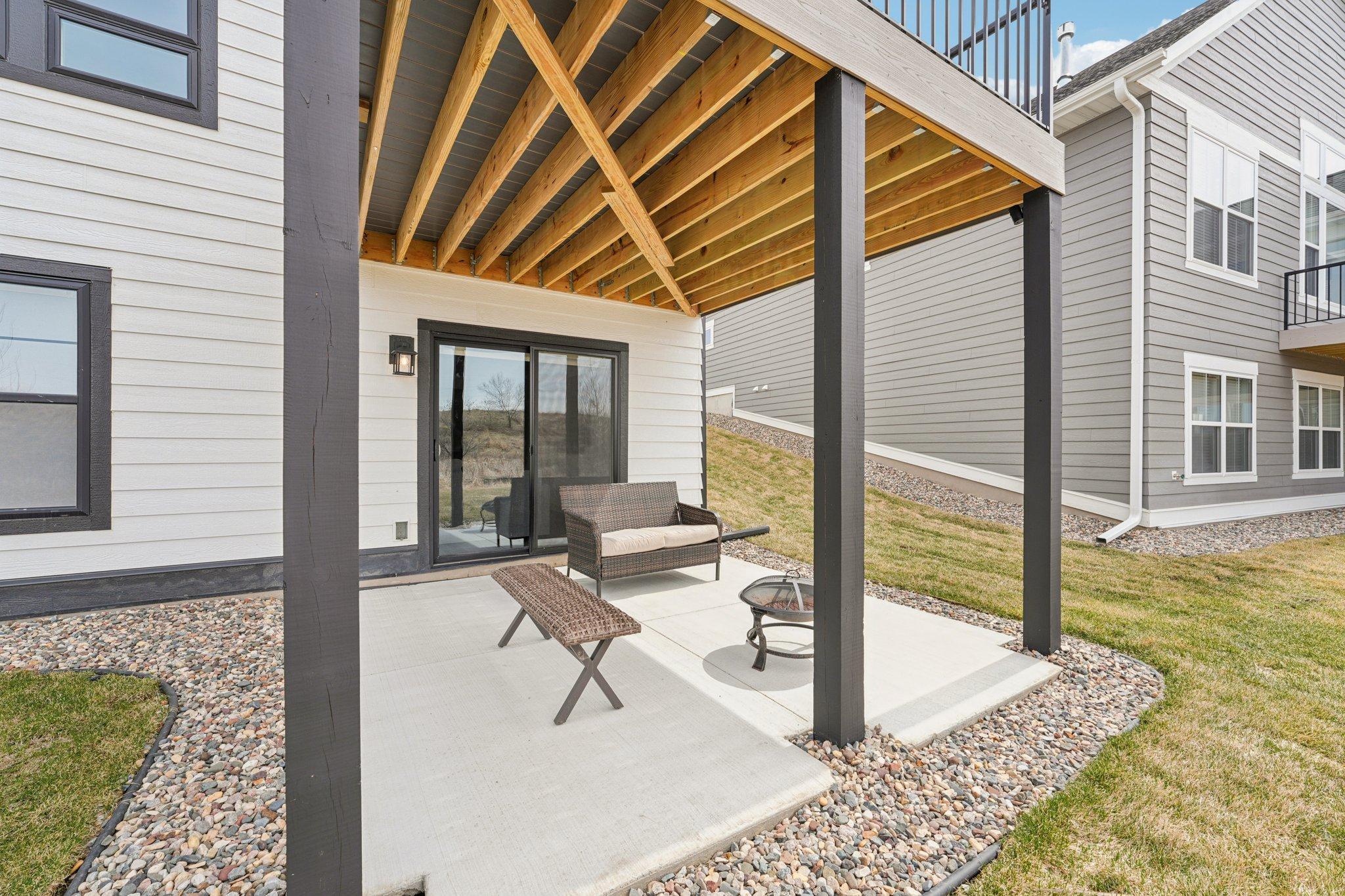 - 6621 Harvest Trl. Chaska, MN 55318