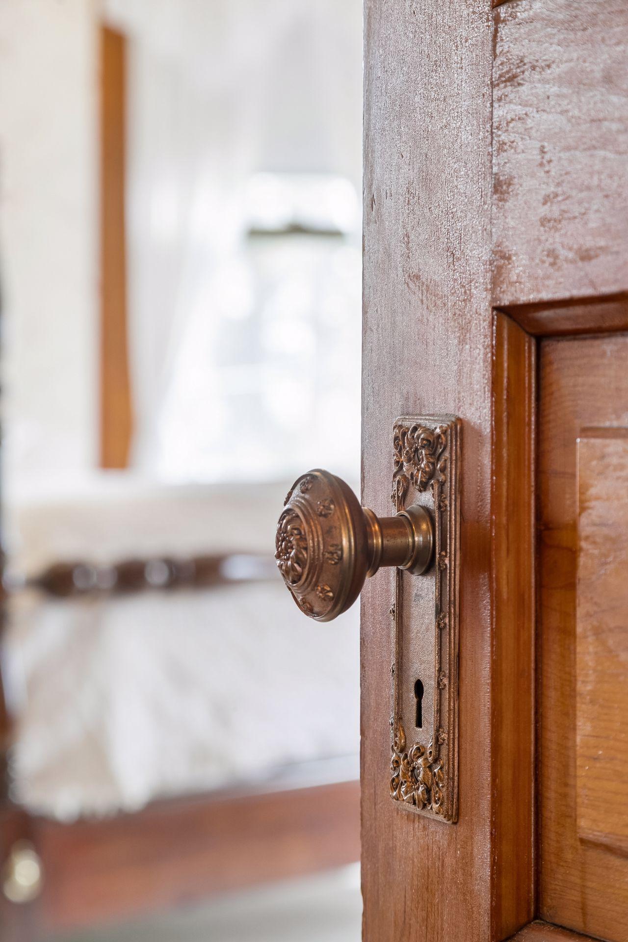 Original doorknobs and fixtures throughout