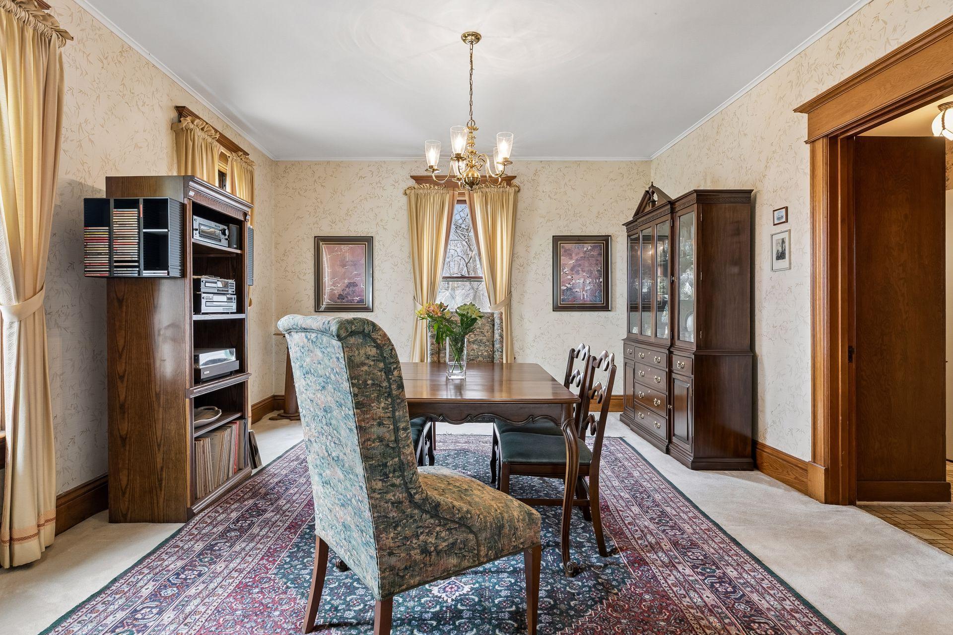 Formal dining room